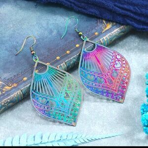 filigree ombre earrings iridescent multicolor Bohemian stencil